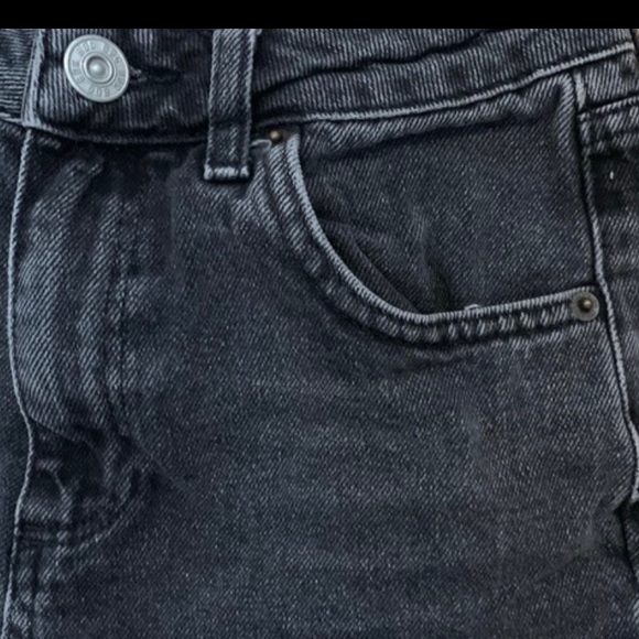 SOLD BDG High Rise Washed Black Denim Mom Shorts Sz 27 - Picture 6 of 11